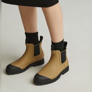Everlane Tan and Black Winter Boots